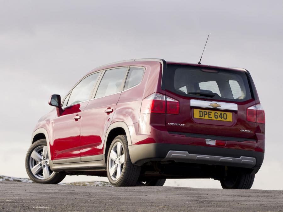  Chevrolet Orlando 2010 года  (UK) (фото 11 из 14)